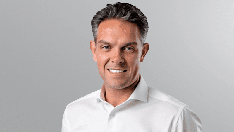 2025_05-Rene_Van_Camp-gray-background