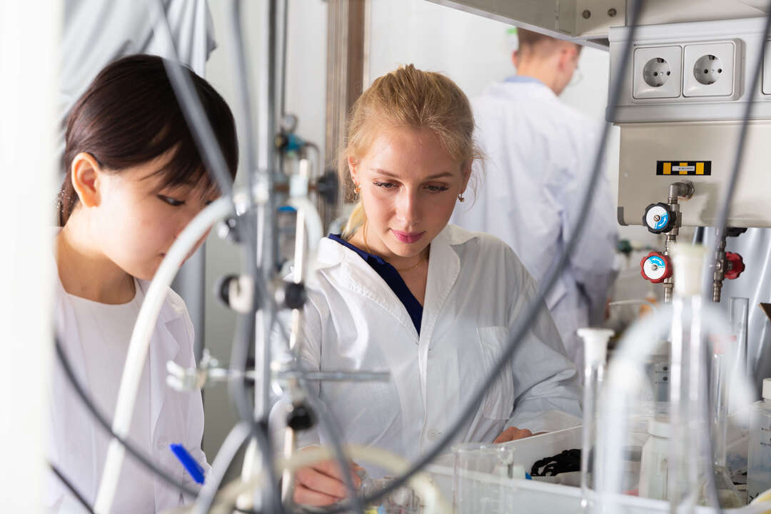 Laboratory Cleaning for Life Sciences | ISS World
